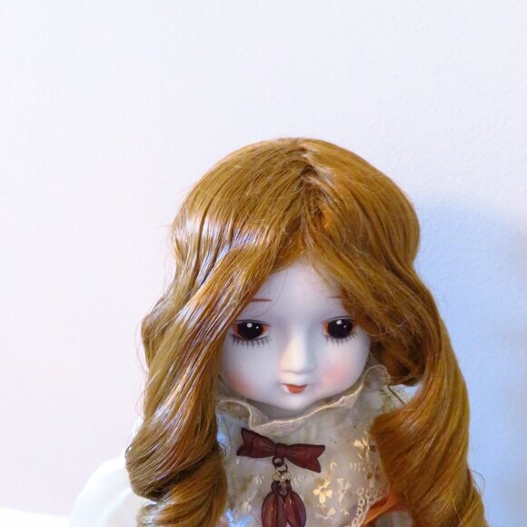 Vintage porcelain doll 1975 ,music box 20" tall - Picture 8 of 9